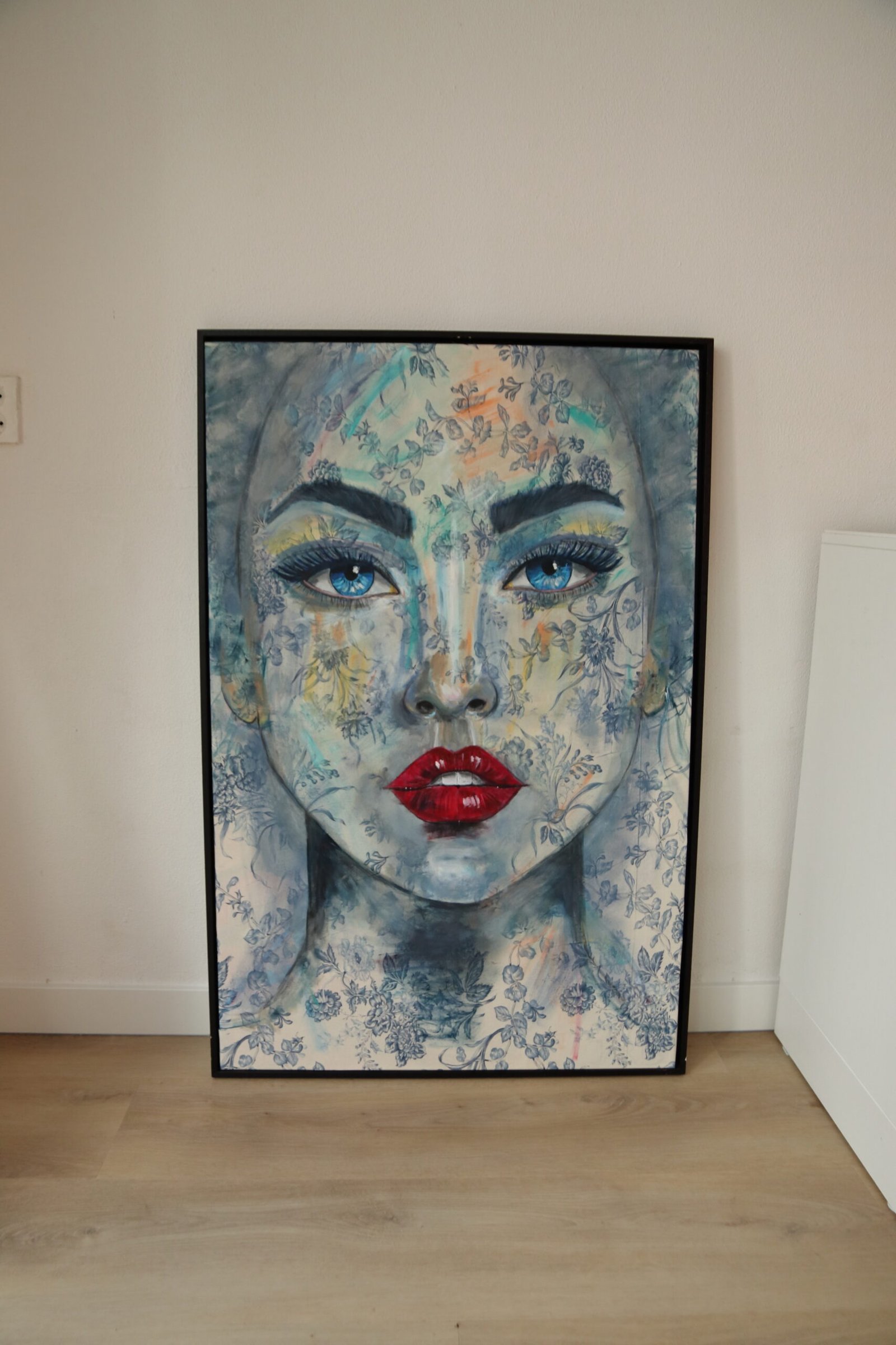jariska blue flower girl